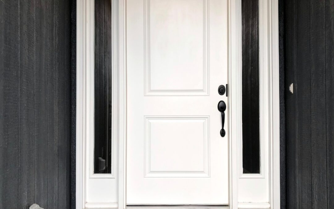 Drzwi wewnętrzne białe – do jakiej podłogi pasują?