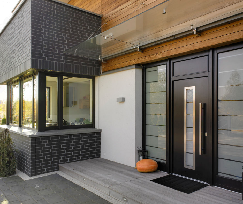 Narożne okno ze słupkiem